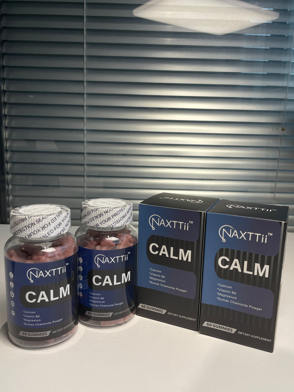 Gomitas para dormir CALM con vitamina B6, una mezcla de bayas, veganas, de origen vegetal, sin OGM, sin gluten y sin gelatina. Te ayudan a conciliar el sueño de forma natural.