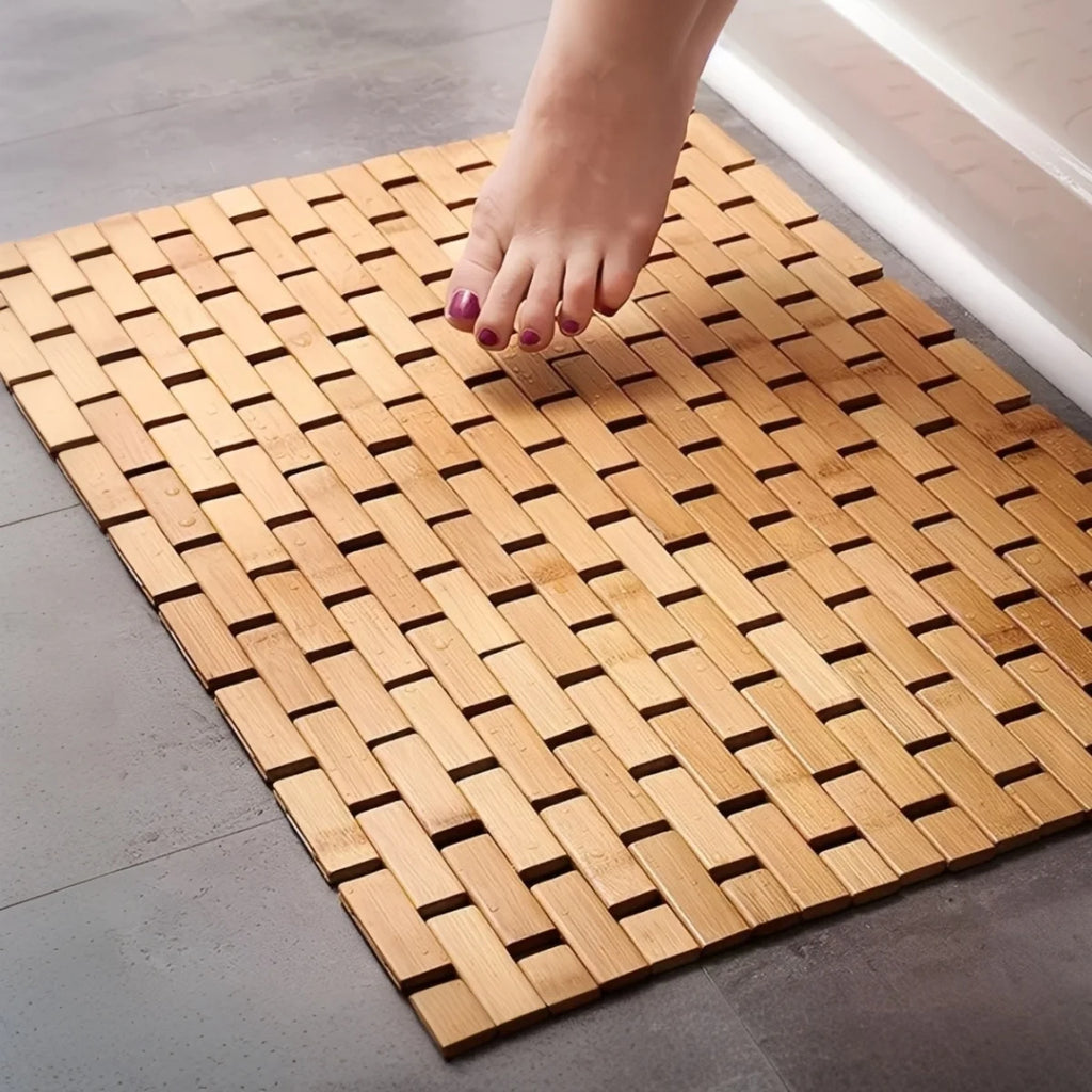 Bamboo Bath and Shower Mat – Rollable Wooden Slat Design with Non-Slip Base, Easy to Clean and Quick-Drying, Anti-Slip Bath Mat