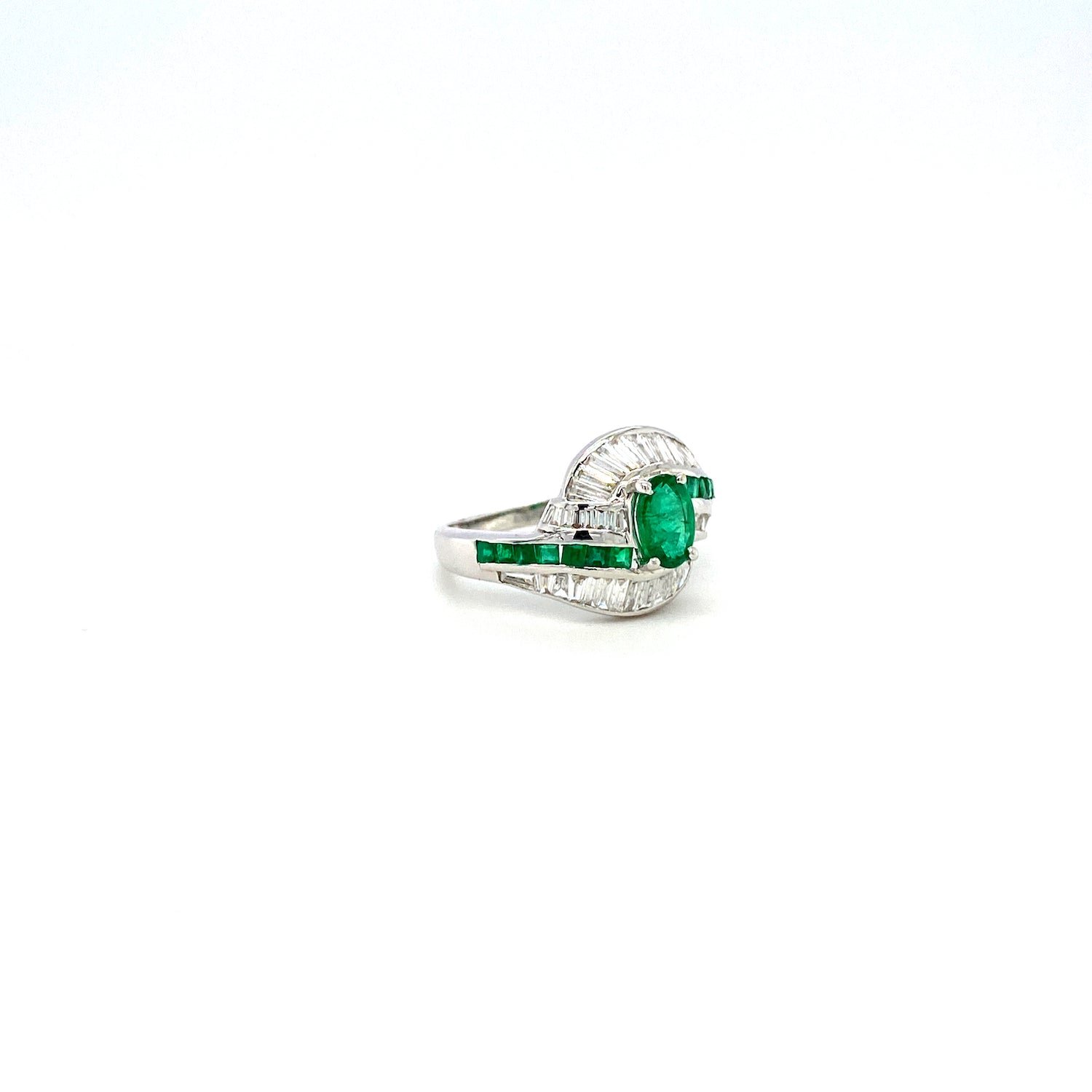 Emerald and Diamond Ring in 18K White Gold - KGR 14190 - Image 2